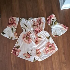 ROMWE Floral Strapless Jumper With Bell Sleeves- White and Pink